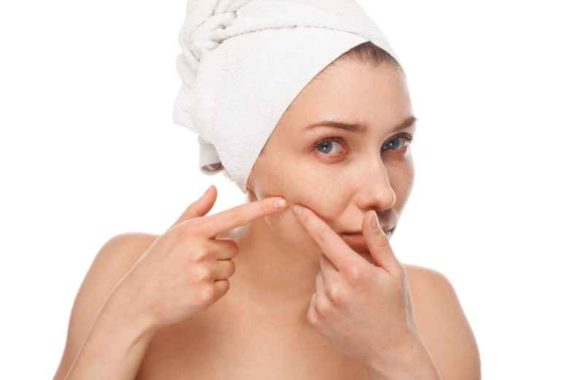 Poussée de boutons soudaine sur le corps qui gratte : que faire ?