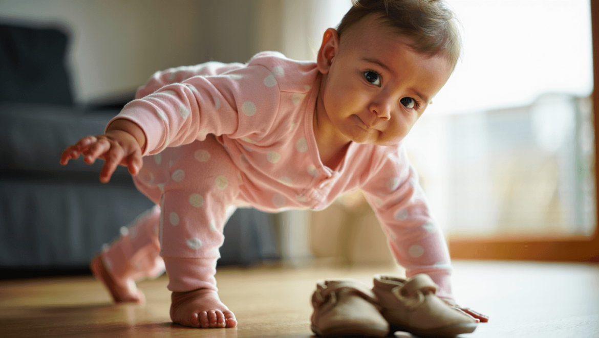 Apprendre à marcher : avec ou sans chaussures ?
