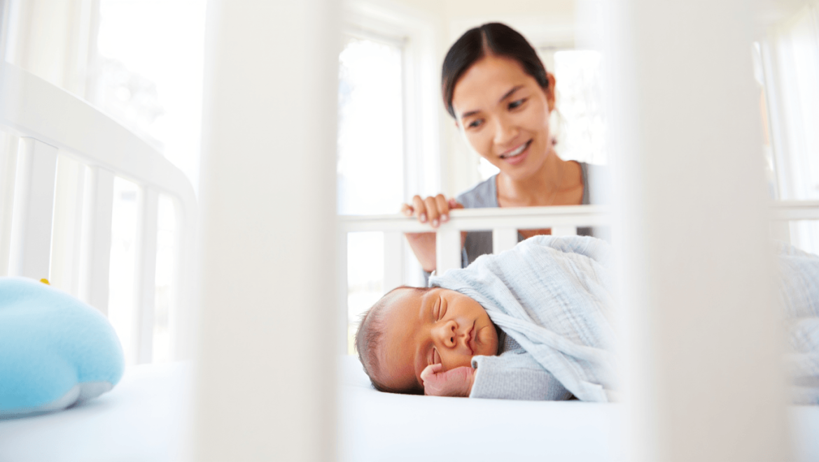 Comment adapter l’univers sommeil de bébé pour l’aider à mieux dormir ?
